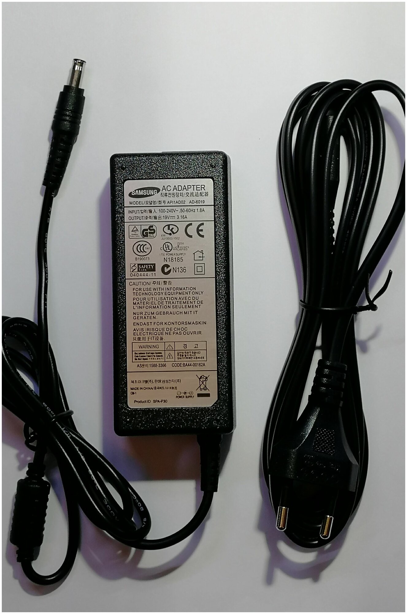 Блок питания SAMSUNG 19v 3.16a разъём 5.5 x 3.0 mm, 60W