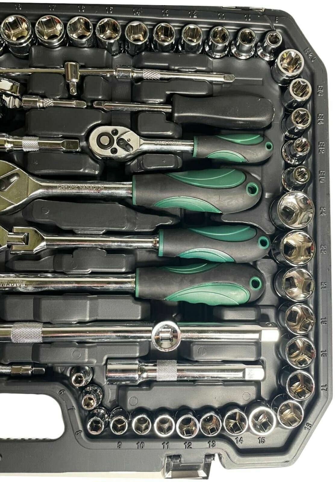 Набор инструментов для автомобиля 129 предметов в чемодане SATAVRP, набор ключей и головок, автоинструменты в кейсе - фотография № 6