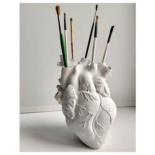 Гипсовая ваза в форме сердца