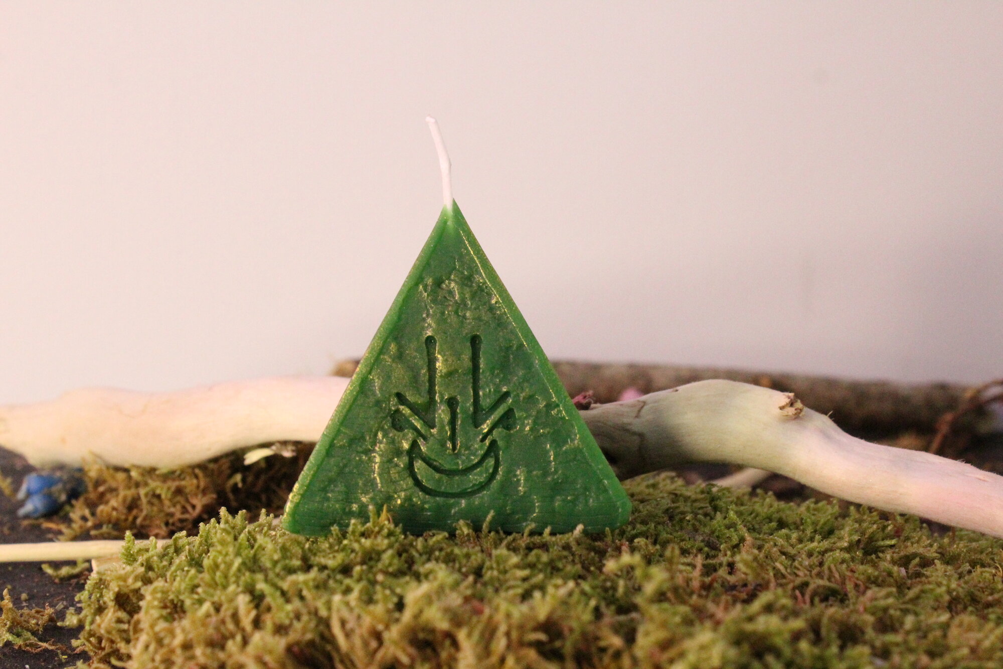 Ведьмина руна Урожай (свеча) (зелёная) Финансовое благополучие