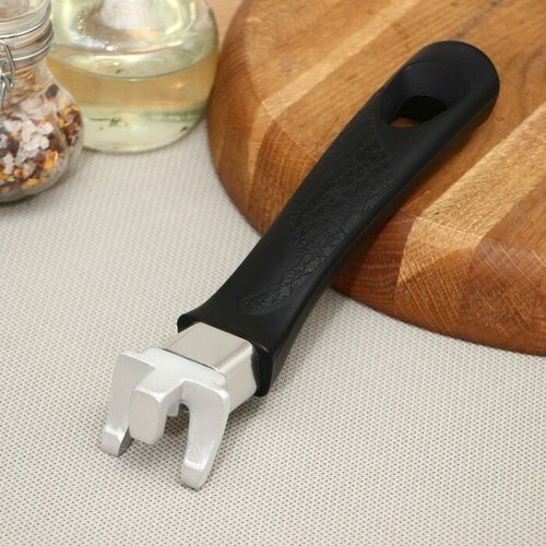 Чапельник цвет чёрный 944₽