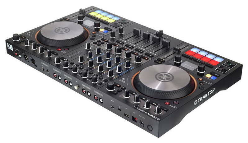 NATIVE INSTRUMENTS Traktor Kontrol S4 Mk3 - Контроллер