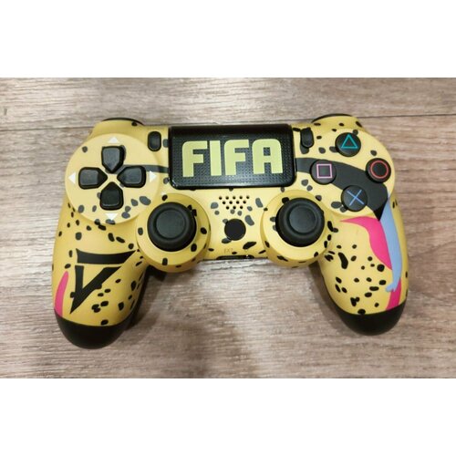 Геймпад Doubleshock4 футбольный 234900₽