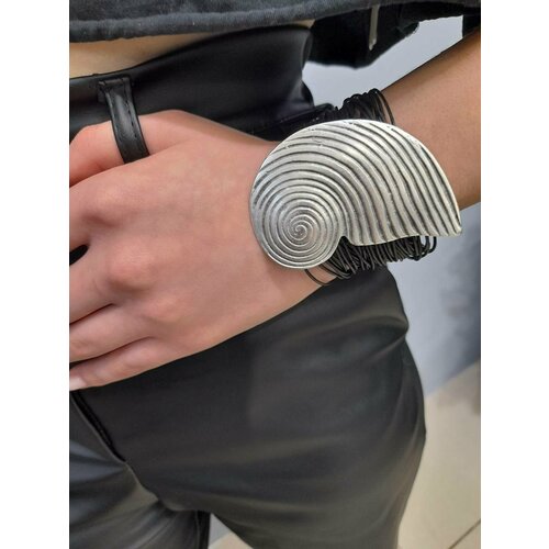 Браслет, размер 18 см, размер one size, серый, серебристый