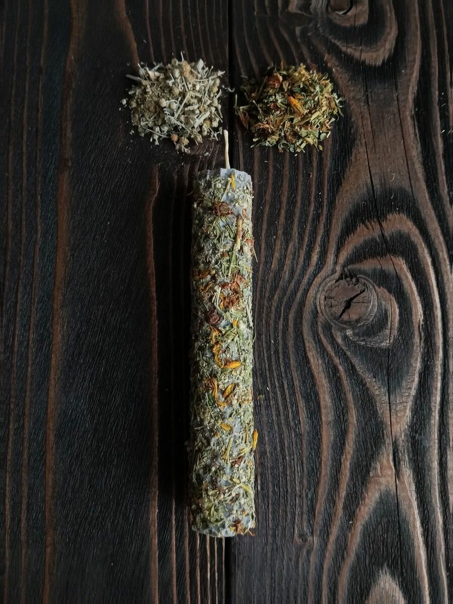 Магическая свеча "Чистка дома" (полынь и зверобой)