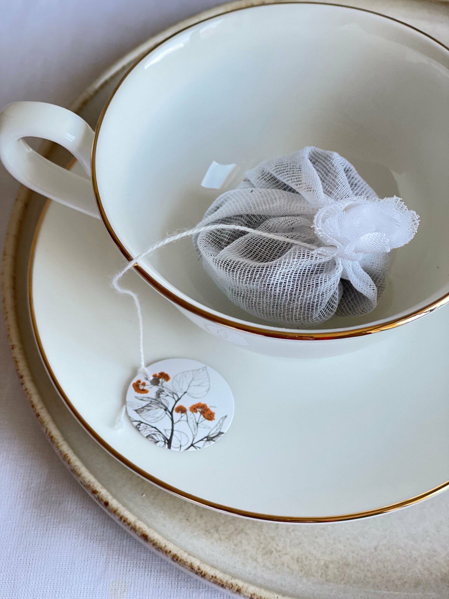 Чай White Palisade, листовой белый с листьями и цветами солнечной липы, в хлопковых мешочках, натуральный, без ароматизаторов - фотография № 5