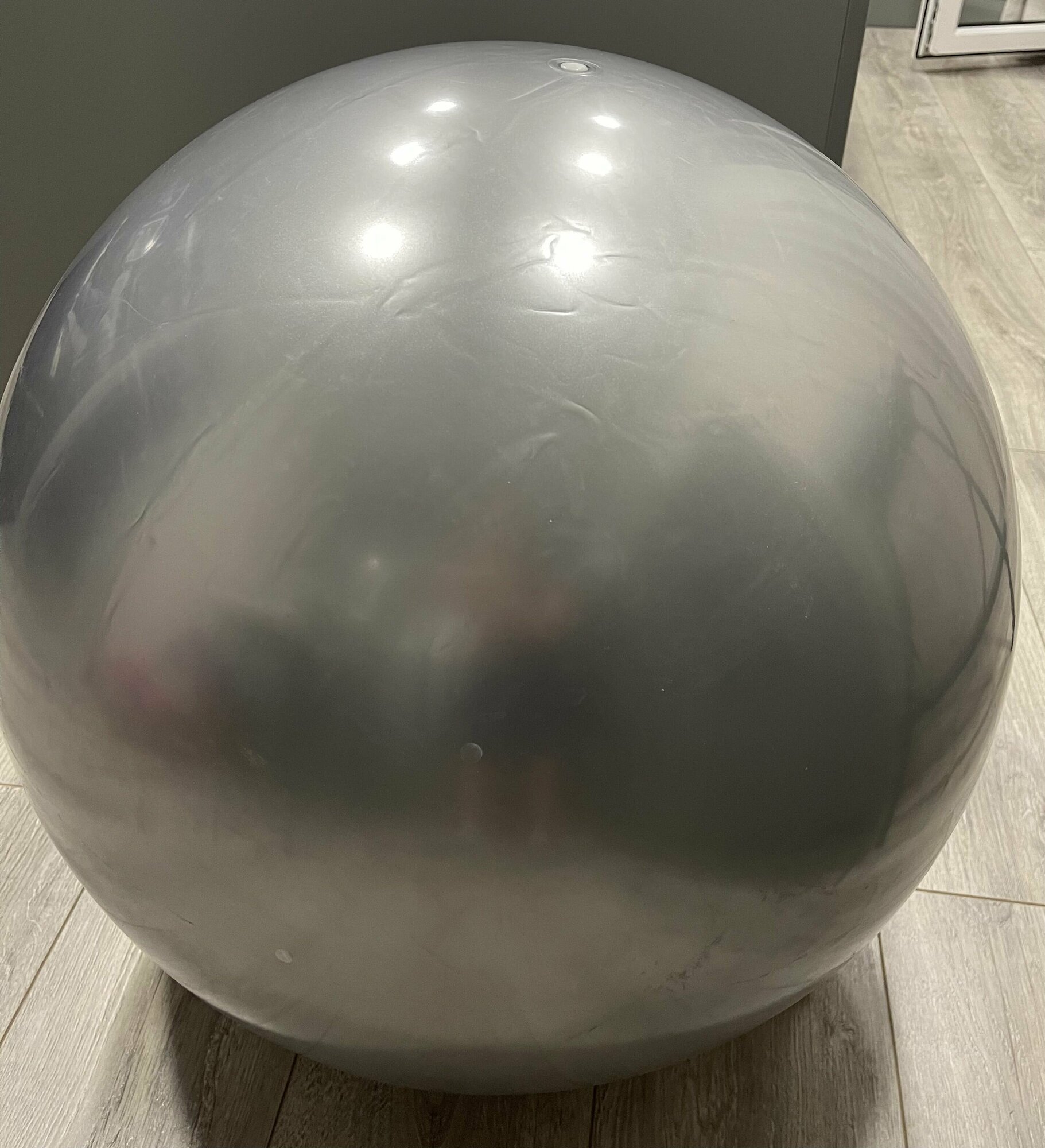 Гимнастический мяч для фитнеса, йоги и пилатеса, надувной мяч для детей и взрослых, серый, диаметр 65
