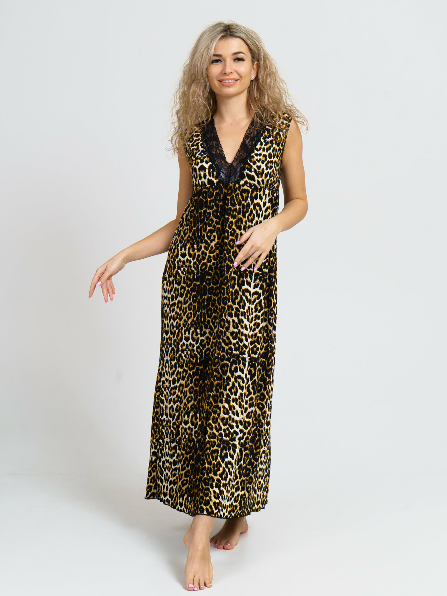 Ночная сорочка с леопардовым принтом длина макси с кружевом размера 58 - фотография № 1