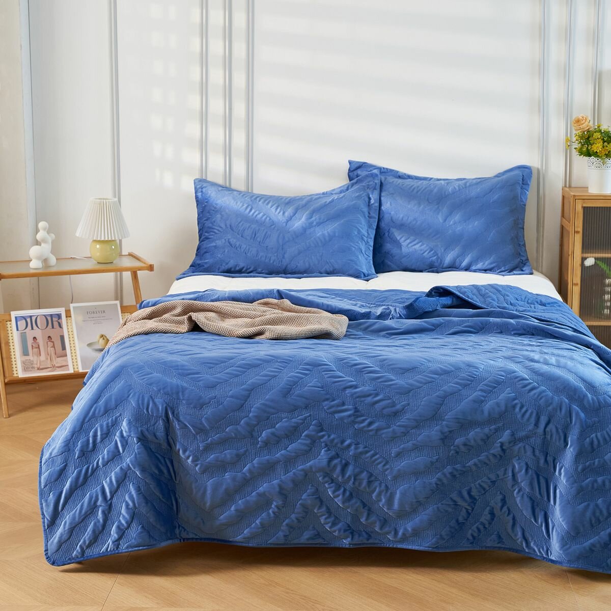 Покрывало евро 250x260 с вышивкой Arya Lady бархат Синий, индиго