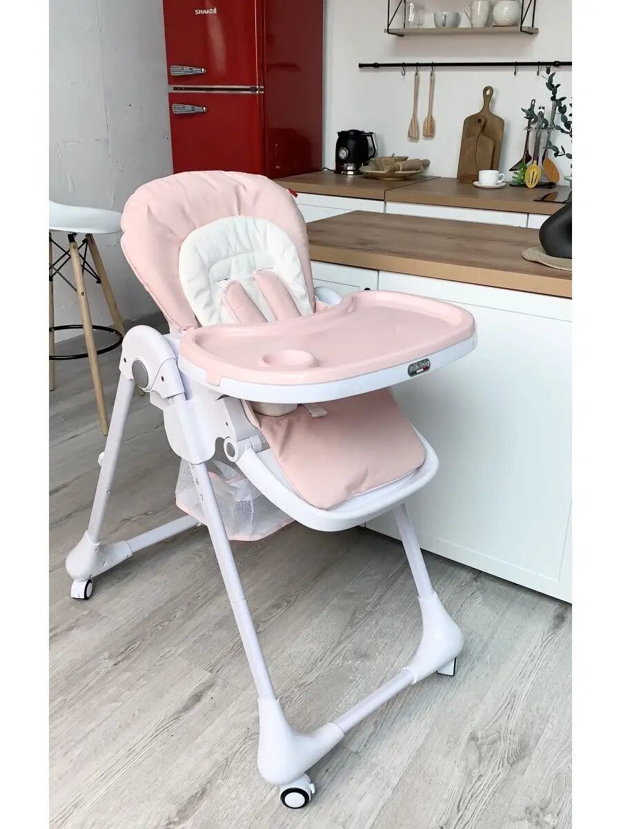 Стульчик для кормления ребенка Bella Baby складной розовый на колесах с чехлом из экокожи — фото 1