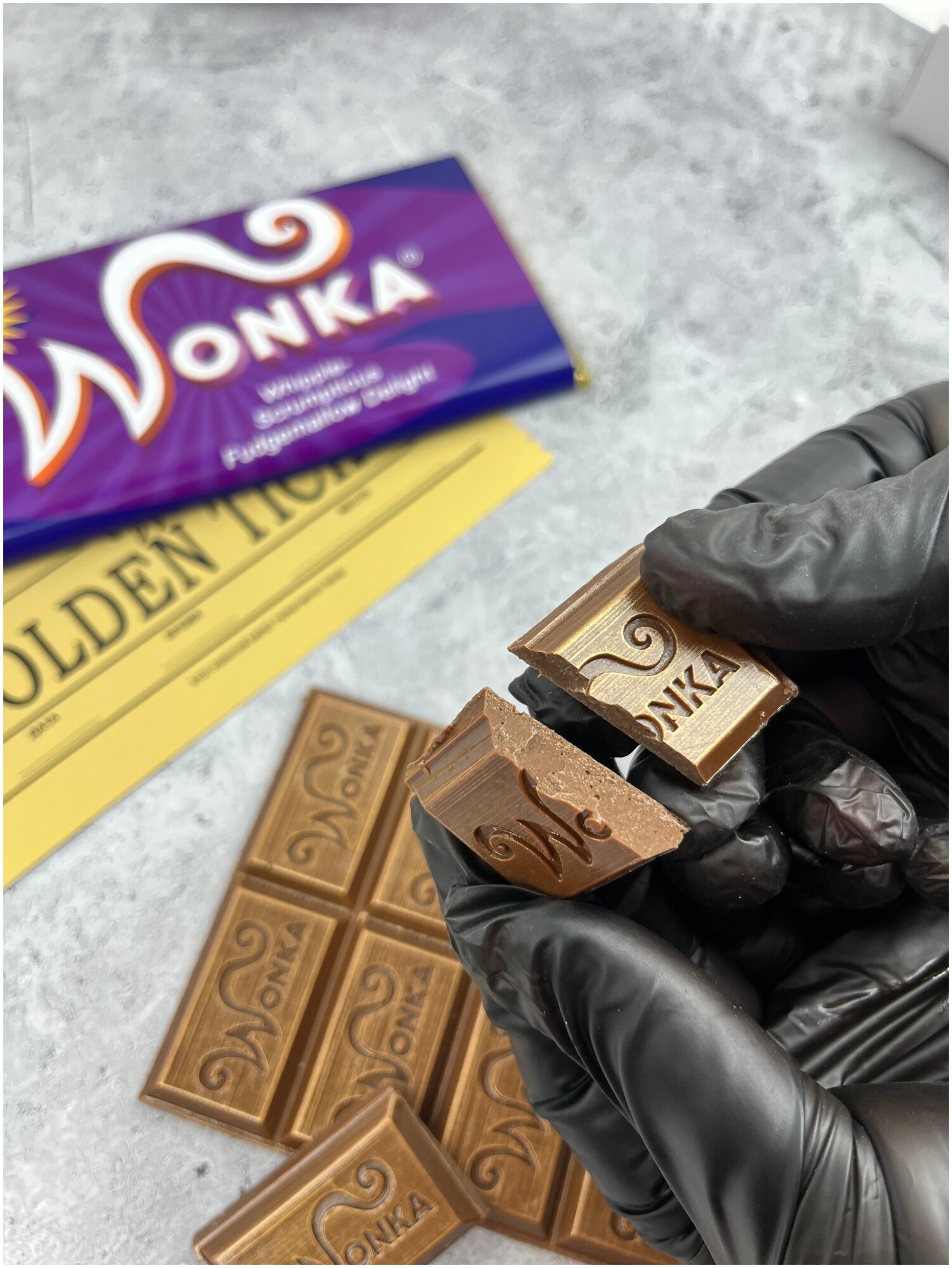 Шоколад Вилли Вонка оригинал с золотым билетом 180 грамм - фотография № 5
