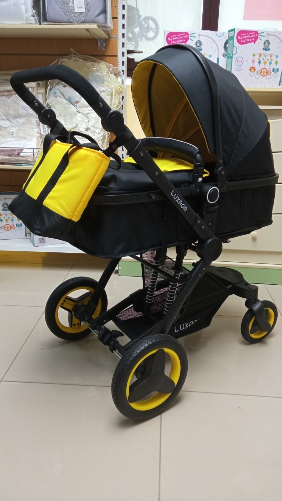 Детская коляска-трансформер 3 в 1 Luxmom X6, черно-желтый