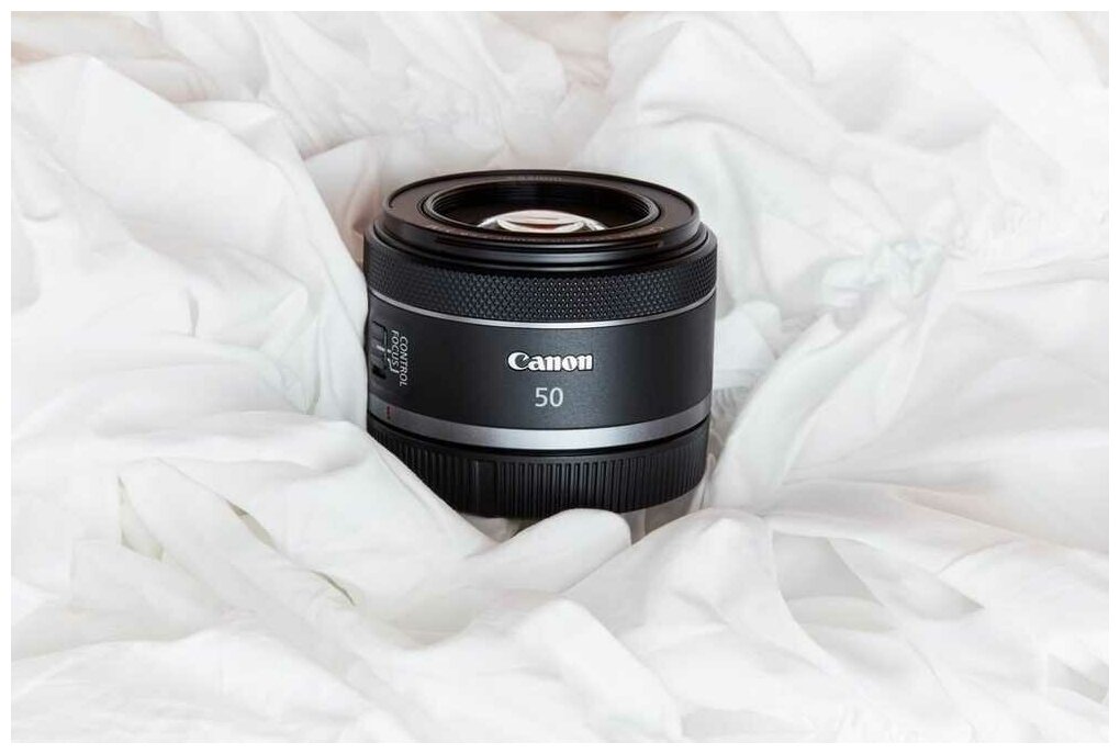 Объектив Canon RF 50mm F1.8 STM черный - фотография № 17