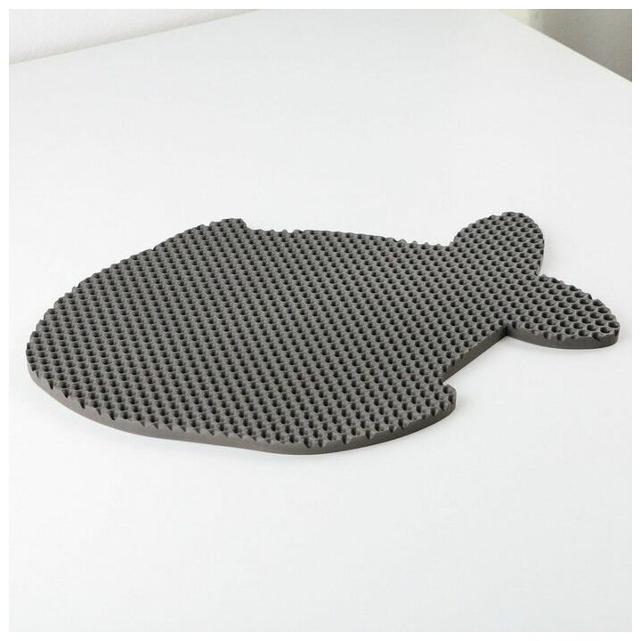Коврик универсальный под миску и лоток "Рыбка", серый 42х32 см - фотография № 4