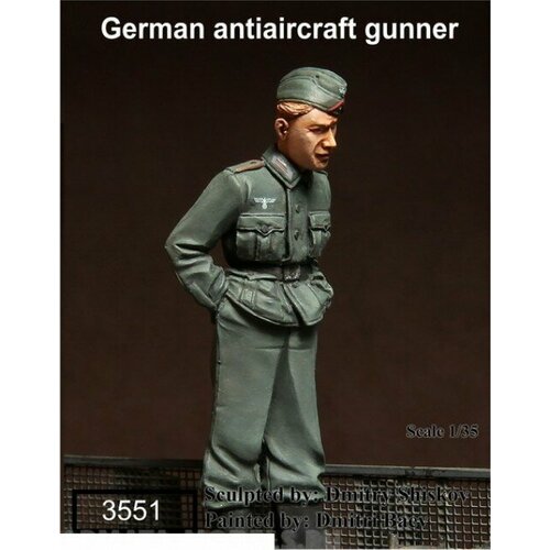 3551SOGA German antiaircraft gunner