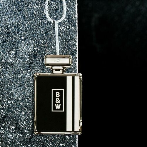 Ароматизатор Sapfire картонный подвесной Black&White, парфюмерная композиция №9 SAT-4000