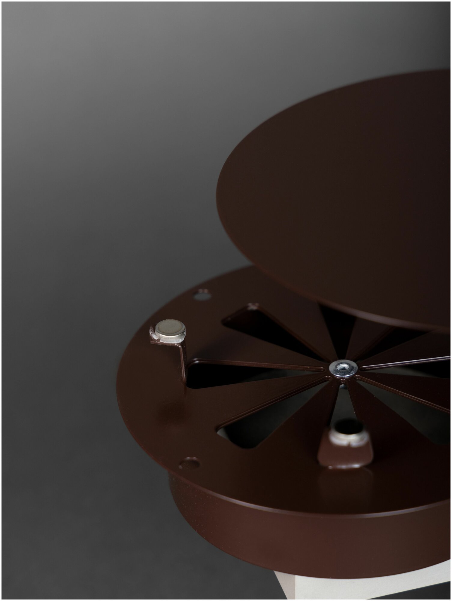 Вентиляционная решетка на магнитах (декоративный диффузор с регулировкой) 125x125 мм. (ДК125 коричневая), металлическая, производитель Родфер - фотография № 5