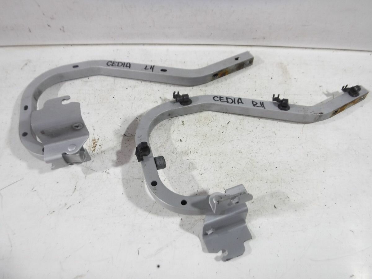 Петля крышки багажника Mitsubishi Lancer Cedia IX (2000—2004) MR555077