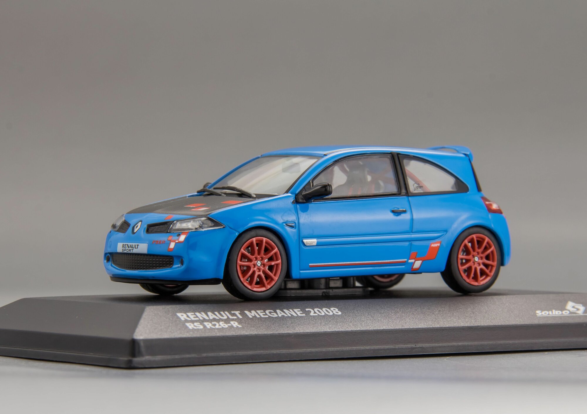 Коллекционная масштабная модель 1:43 Renault Megane 2 RS R26-R - 2008 от Solido — фото 1