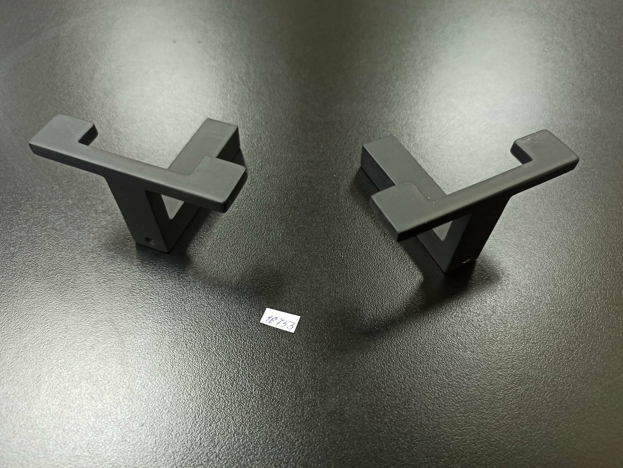 Крючок мебельный Krok двухрожковый цвет: чёрный Комплект из 2 шт - фотография № 1