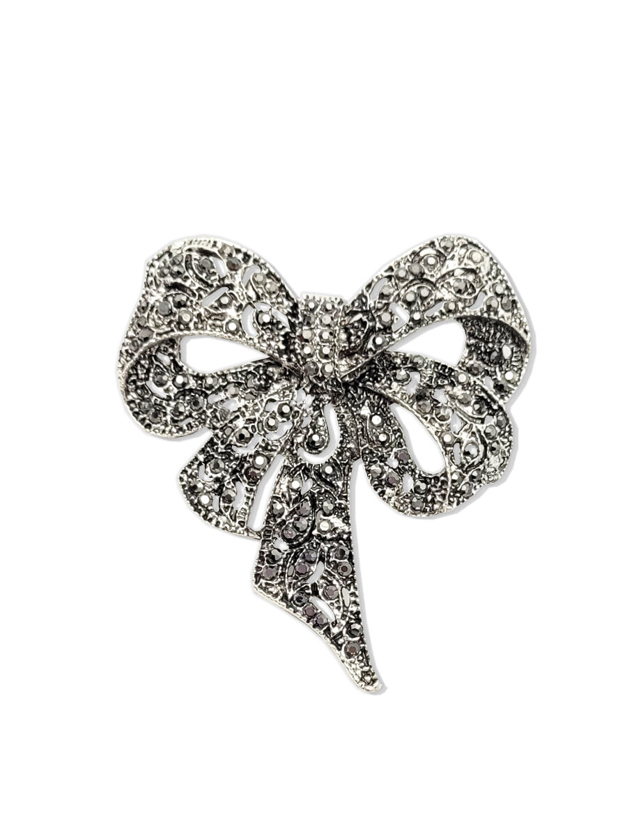 Брошь Djuel`, стразы, 1 шт., серебряный