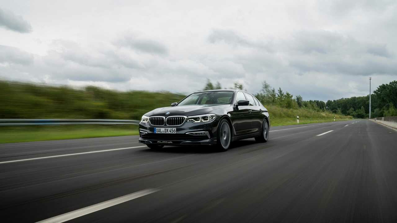 Картина на холсте 60x110 LinxOne "Автомобили bmw alpina" интерьерная для дома / на стену / на кухню / с подрамником