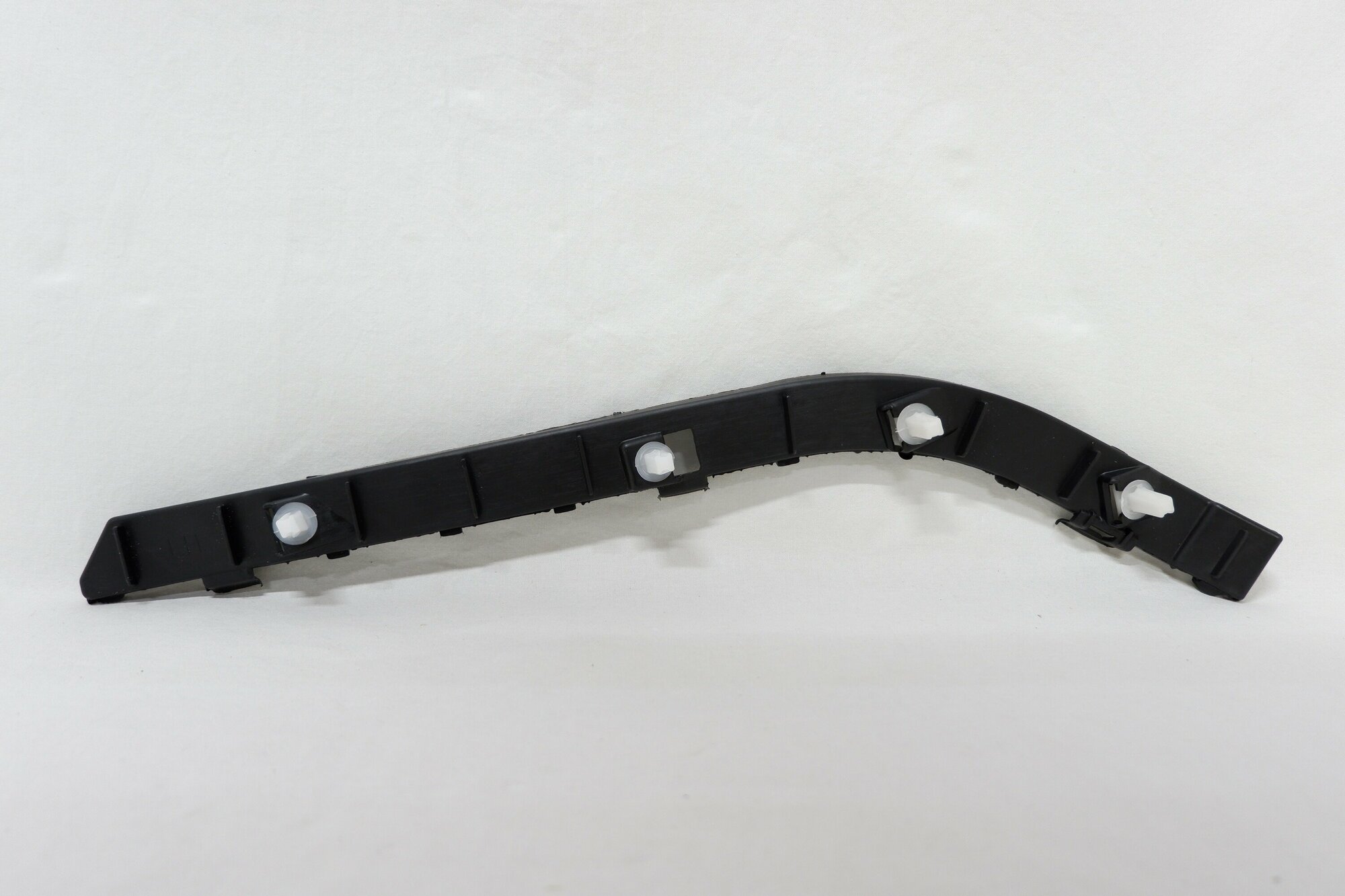 фото Кронштейн бампера заднего наружный левый Hyundai Solaris 1 2011-2017 866131R000