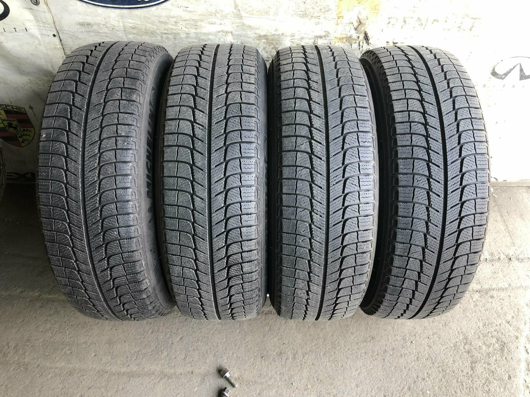 Шины Michelin X-Ice Xi3 215/65 R17 99T БУ Зимние нешипованные