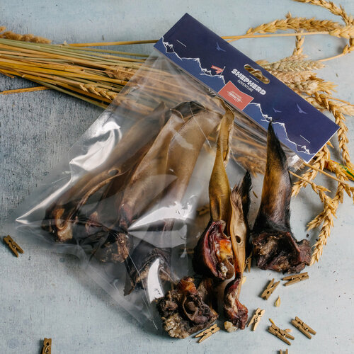 Ухо говяжье 1/4 100г натуральное сушёное лакомство для собак