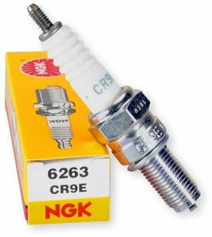 Комплект свечей зажигания NGK CR9E 6263 4 шт