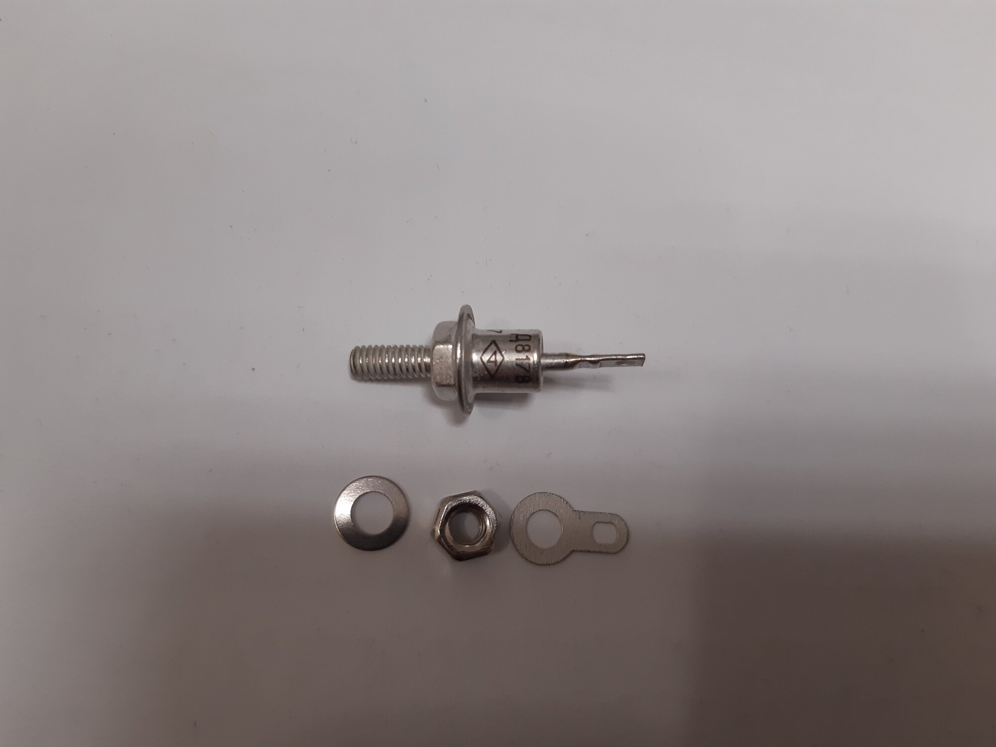 Диод стабилитрон Д817В 82V 1988г. (комплект 5 штук)