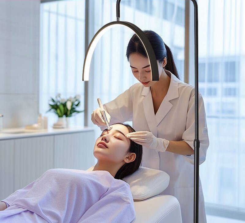 Напольная лампа Half Moon Beauty на колёсиках, Черный