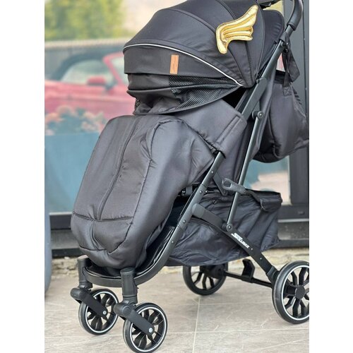 Детская прогулочная коляска 