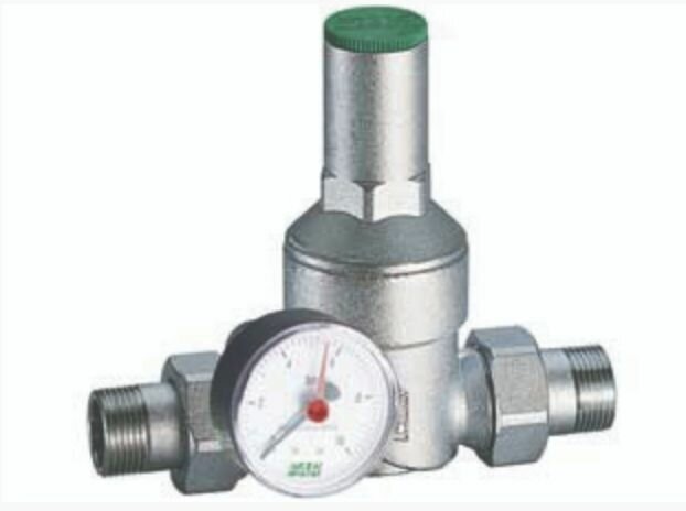 FAR Редуктор 1/2", НР-НР, с манометром, хромированный FA 2815 12