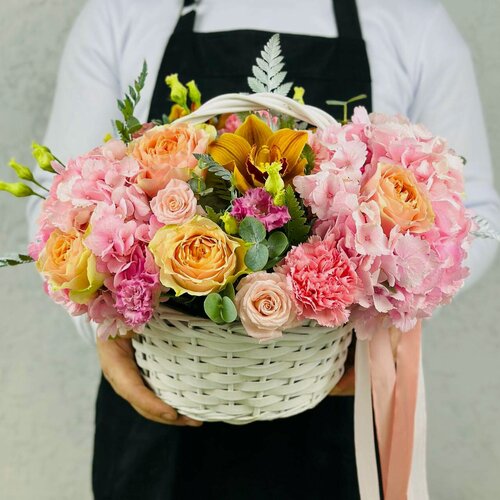 Изображение товара Авторская корзина с пионовидными розами. Rybe-flowers.