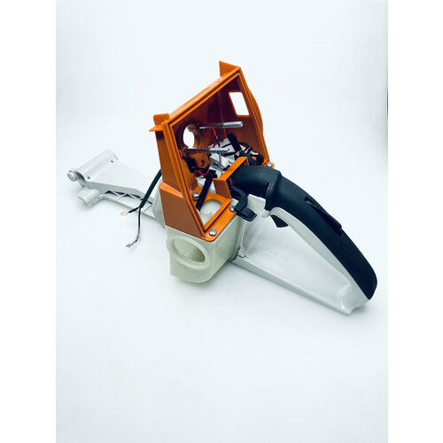 Корпус топливного бака с ручкой для бензопил STIHL MS 660 (арт. 4229) (05.003.00143) №1394;1395 защитная наклейка для мотоциклетного топливного бака наклейка для мотоциклетного бака наклейка для trident 660 trident 660 2021