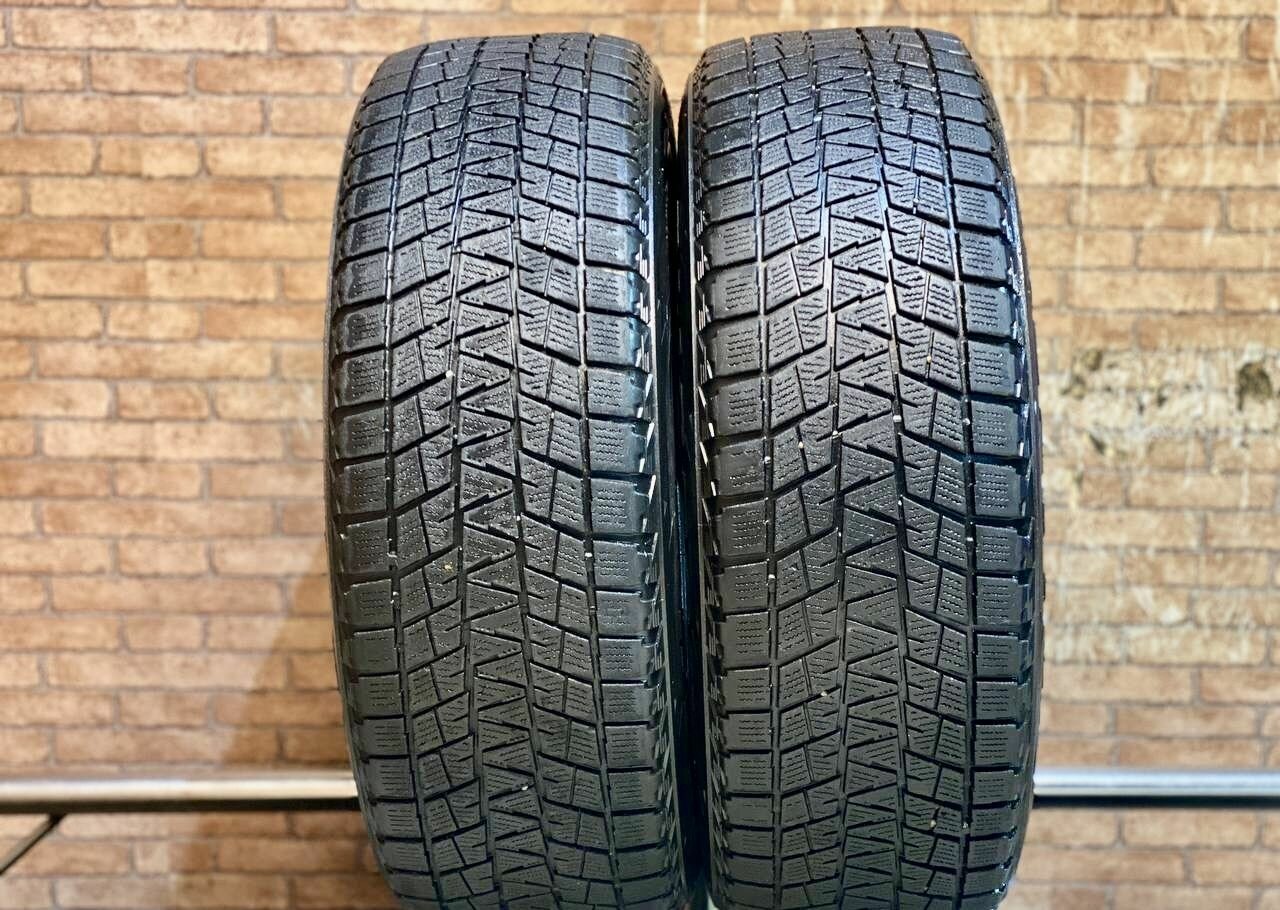 Bridgestone Blizzak DM-V1 215/65 R16