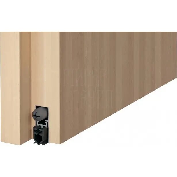 Автоматический порог-уплотнитель для деревянной двери Venezia 1712 700-600 мм двойного регулирования серебристый