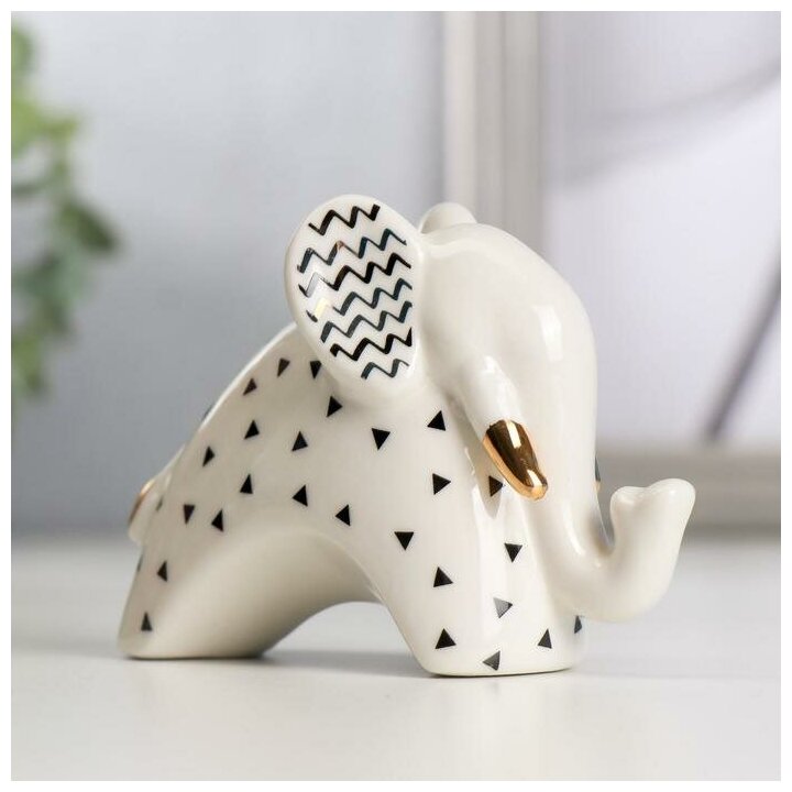 фото Сувенир керамика "Слонёнок с зигзагом на ушках" бело-чёрный с золотом 7х4,2х9,8 см 4847477