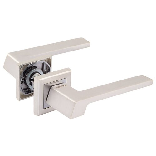 серебристый, бежевый