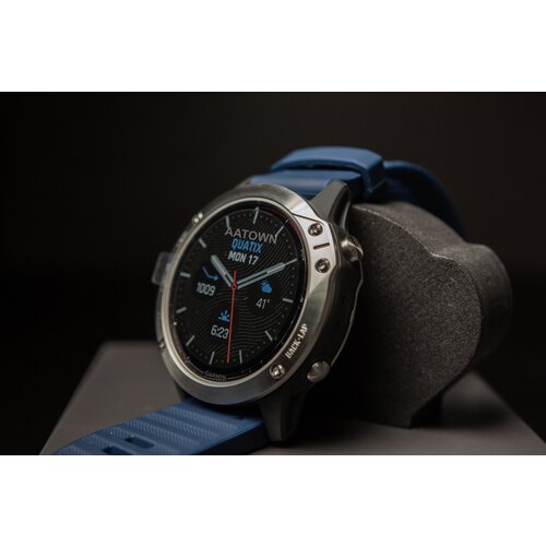 Garmin QUATIX 6 серый с синим ремешком Gray with Captain Blue Band 10341600₽