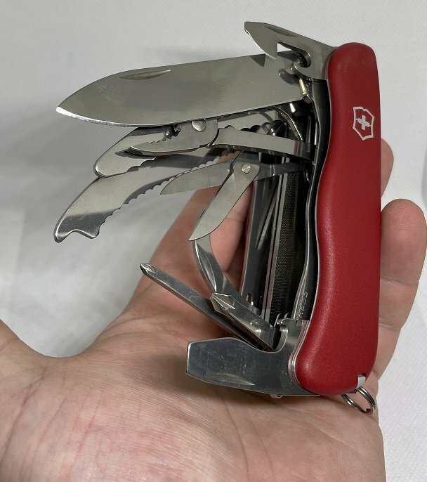Нож перочинный Victorinox WORK CHAMP XL (0.8564.XL) 111мм 31функций красный - фото №15
