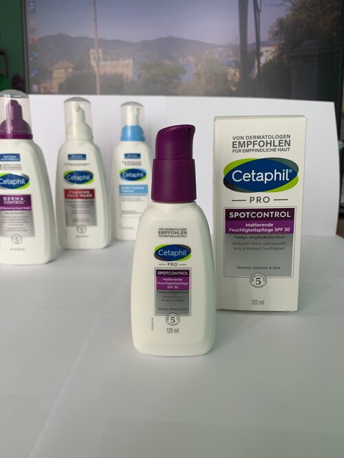 Cetaphil / PRO SPOTCONTROL® Себорегулирующий увлажняющий крем SPF 30