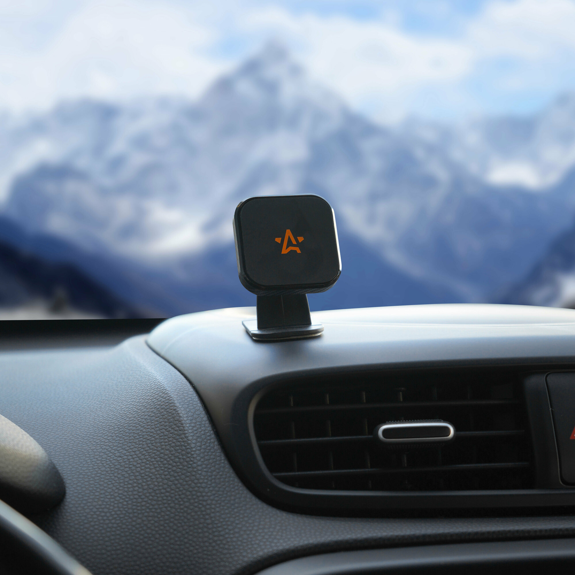 Держатель для телефона на торпедо магнитный на двухстороннем скотче (AMS-U-16)