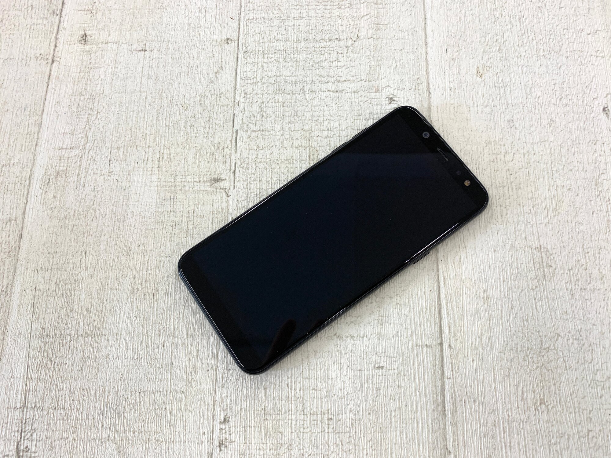Смартфон Samsung Galaxy A6, 3/32 ГБ, 2 nano SIM, Android 10, 3000 мАч, черный — фото 1