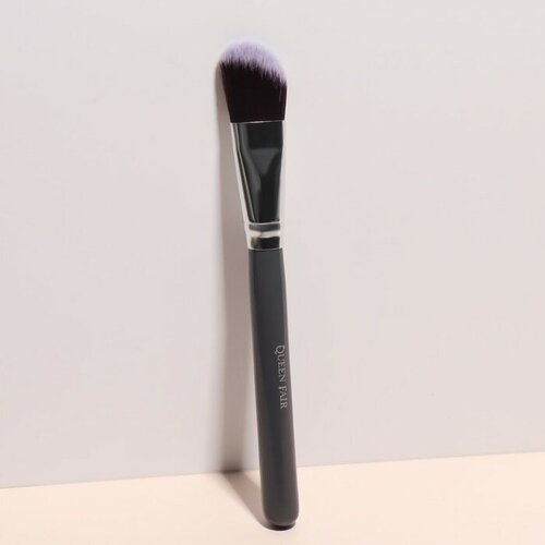 Кисть для макияжа «Brush GRAPHITE», 17,5 см, цвет тёмно-серый/серебристый кисть для пудры румян хайлайтера eigshow f650s 1 шт