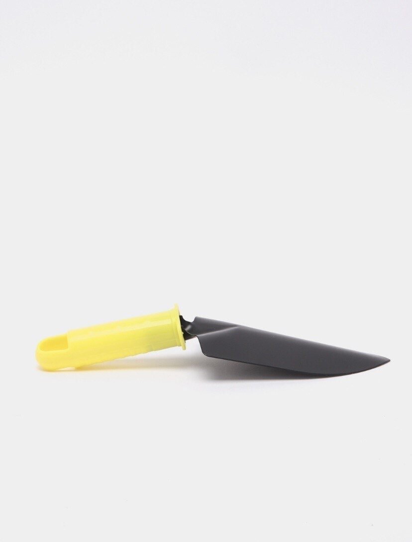 Совок посадочный широкий 22x7см с пластиковой ручкой жёлтого цвета/лопатка садовая - фотография № 3