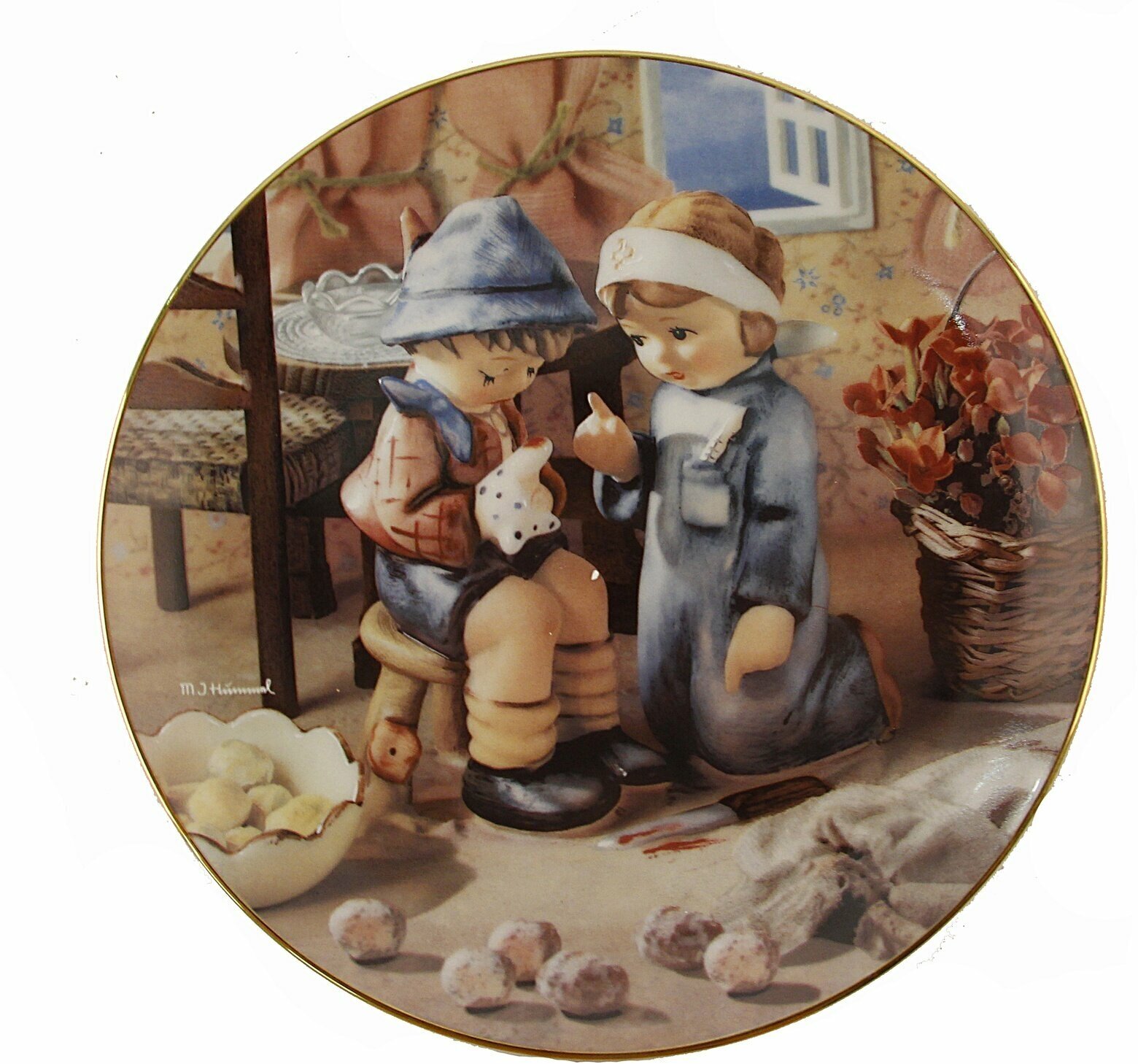 Декоративная тарелка Hummel "Любовь и забота" из серии "Маленькие компаньоны". Фарфор, роспись, деколь. Швейцария, 1992год