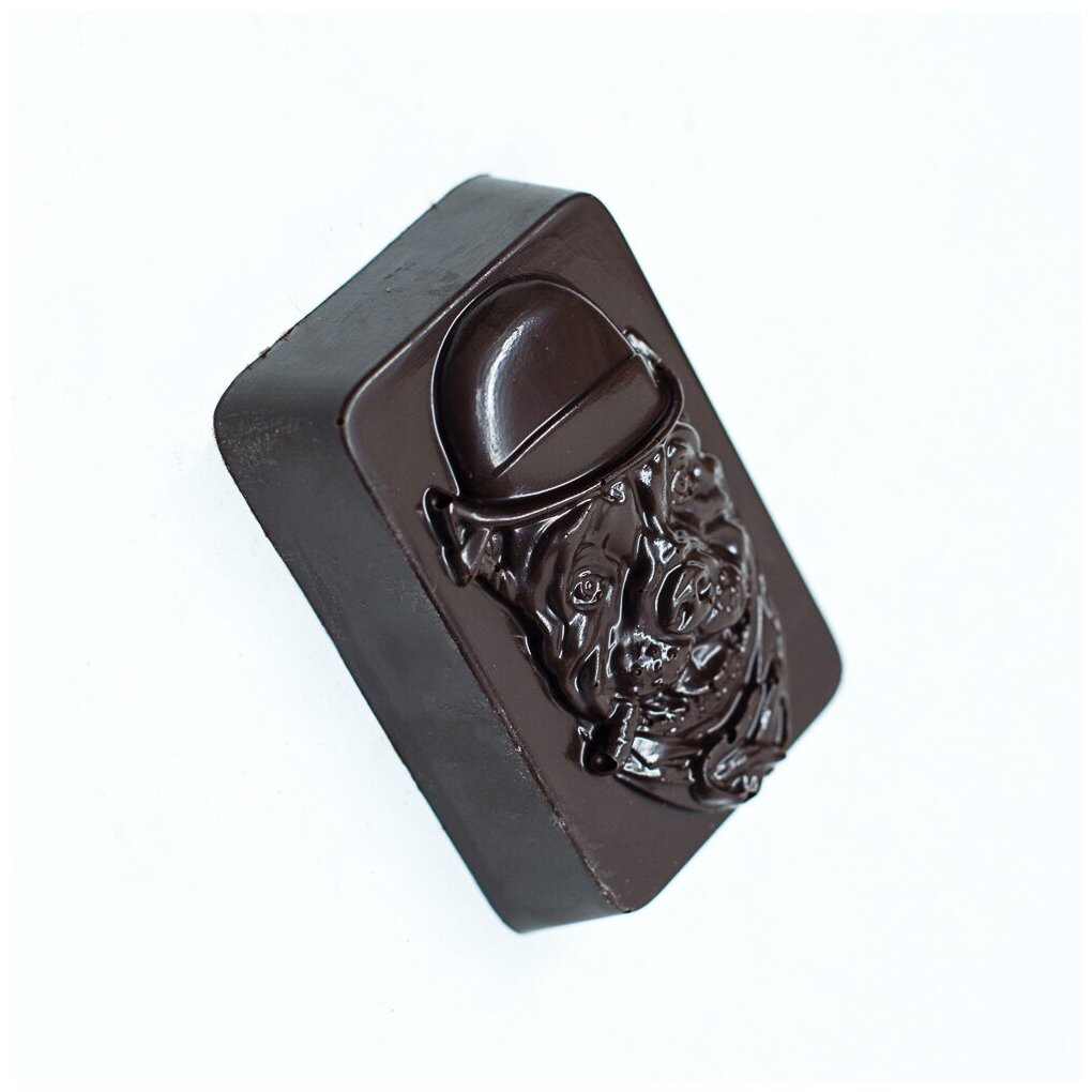 Подарочная шоколадная плитка Frade/Фраде - Пёс в котелке (вес-110г) (темный)