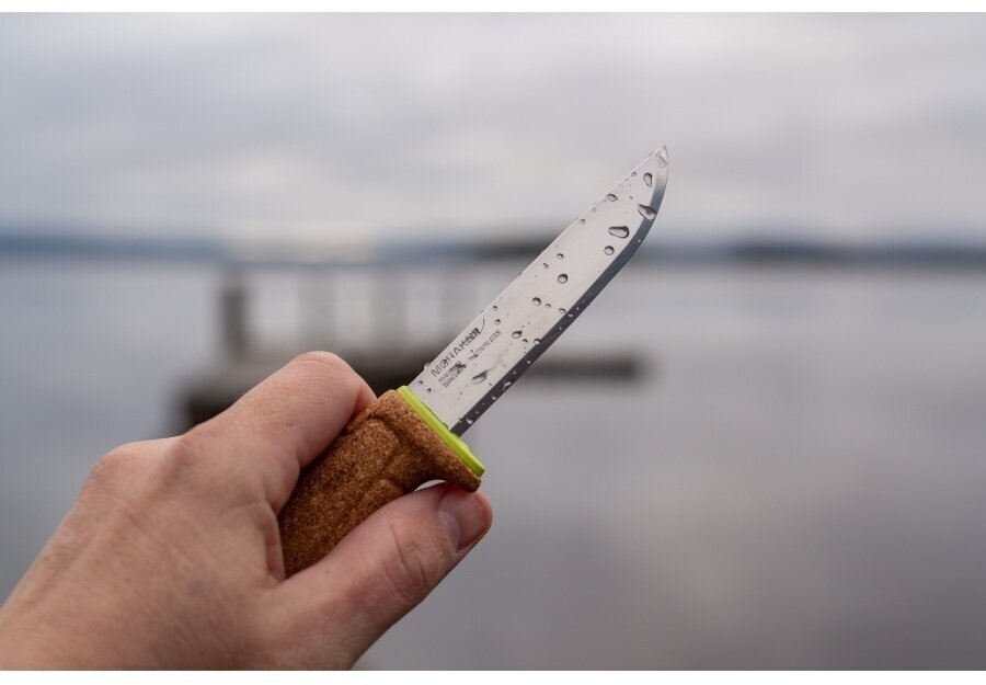 Нож Mora Floating Serrated (13686) стальной разделочный лезв.97мм прямая заточка салатовый - фото №11